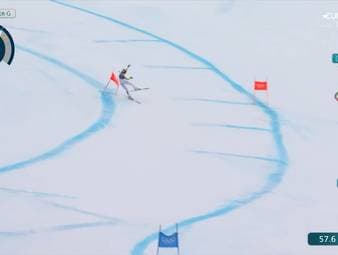 Emma Aicher scheidet bei Olympia im Super-G frühzeitig aus und verpasst ihre dritte Olympia-Medaille. Auch Breezy Johnson stürzt.