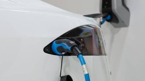 Wer das E-Auto vorwiegend zuhause lädt, nutzt dafür am besten eine eigene Wallbox