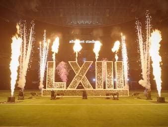 Erst zum zweiten Mal überhaupt findet der Super Bowl im Jahr 2029 in Las Vegas statt. Die Veranstalter verkünden die Rückkehr ins Allegiant Stadium mit spektakulären Bildern.