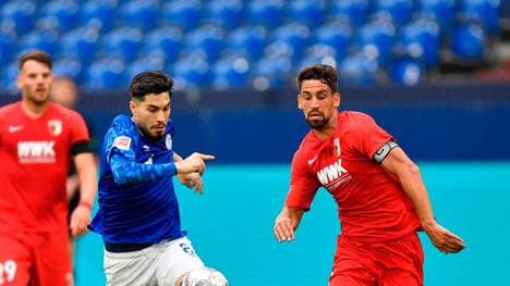 Suat Serdar (M.) hat sich gegen den FC Augsburg verletzt