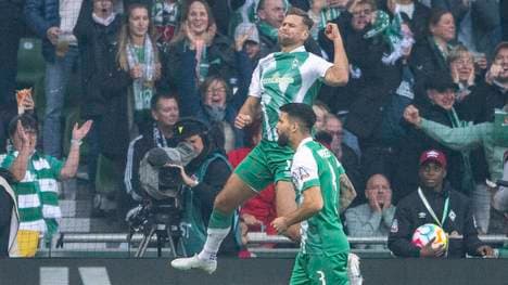 Bremens Niclas Füllkrug jubelt nach seinem Tor zum 1:0 gegen Gladbach
