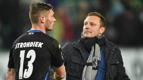 Christian Strohdiek vom SC Paderborn mit Trainer Andre Breitenreiter