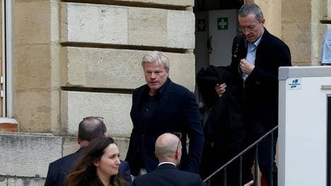 Oliver Kahn bei Gesprächen in Bordeaux