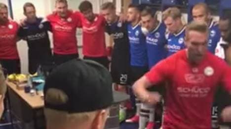 Carsten Rump (r.) richtete eine laute Kabinen-Rede an die Spieler von Arminia Bielefeld