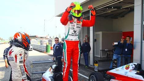 Mick Schumacher sorgt in Misano mit einem Doppelsieg für Furore