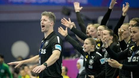 Handball-Trainer Markus Gaugisch (l.)