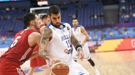 Griechenland zieht durch einen Sieg gegen Polen ins Achtelfinale ein