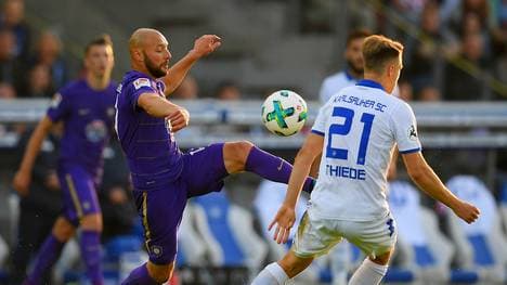 Karlsruher SC v Erzgebirge Aue - 2. Bundesliga Playoff Leg 1