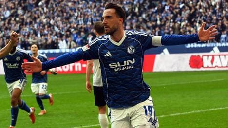 Schalkes Tür in Richtung Bundesliga steht weit auf.