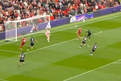 Direkt im Mittelpunkt! Wirtz' Anfield-Debüt im Video