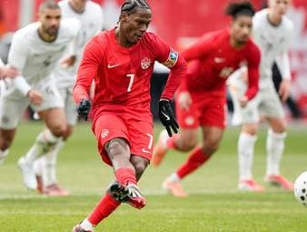 Doppelpacker David rettet Kanada