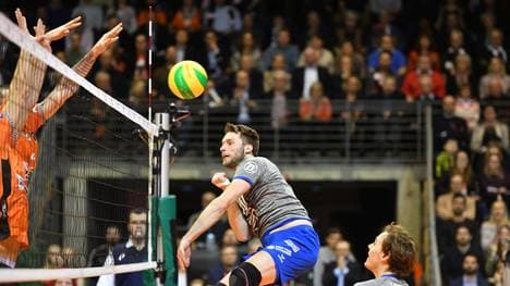 Simon Tischer (r.) verpasste mit dem Vfb Friedrichshafen das Final Four