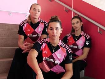 Anlässlich des „Breast Cancer Awareness Month“ Oktober wird das Frauen-Team des FC Bayern mit einem Dress auflaufen, um Menschen zusammen mit der Allianz und der DKMS für das Thema Brustkrebsvorsorge zu sensibilisieren.