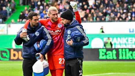 Loris Karius (M.) musste unmittelbar vor dem Halbzeitpfiff verletzungsbedingt ausgewechselt werden