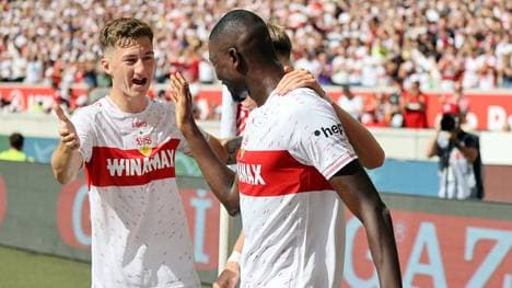 Angelo Stiller mit Serhou Guirassy