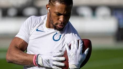 Nach mehr als zwei Jahren Verletzungspause kehrt Running Back Nyheim Hines in die NFL zurück