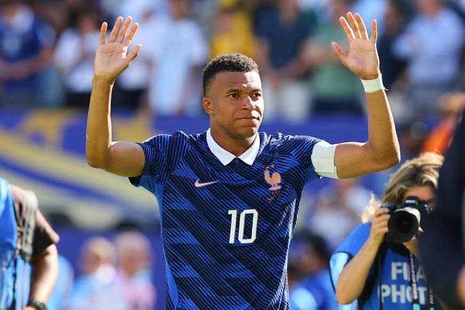 Mbappé reagiert auf historischen Doppelpack