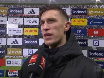 Borussia Dortmund holt in einem wilden Bundesligaspiel nach der Winterpause einen Punkt in Frankfurt. Nico Schlotterbeck ist angesichts der drei Gegentore kritisch gestimmt.