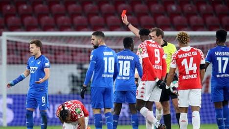 Hoffenheims Dennis Geiger sah nach einem harten Foul die Rote Karte