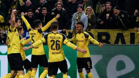 Die Spieler von Borussia Dortmund feiern ihren Sieg über Benfica Lissabon