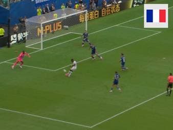 Frankreich und England liefern sich im kleinen Finale ein irrwitziges Fußballspektakel. Als Sieger des Zehn-Tore-Spektakels geht am Ende England hervor. 