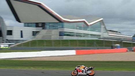 Die MotoGP-Bikes gastieren für mindestens zwei weitere Jahre in Silverstone