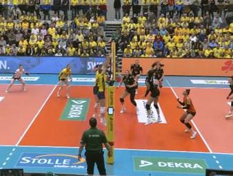 Der SSC Palmberg Schwerin schlägt die Ladies in Black Aachen und steht im Halbfinale. Trotz des 3:0-Erfolgs ist das Ticket in die Runde der besten Vier aber hart erarbeitet.