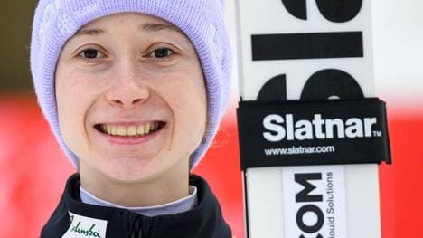 Nika Prevc hat erneut den Gesamtweltcup im Skispringen gewonnen