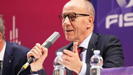FISU-Präsident Leonz Eder