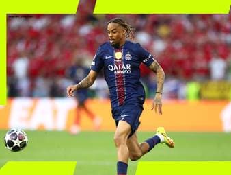 Bradley Barcola steht vor einem möglichen Wechsel zum FC Liverpool. Der PSG-Flügelspieler soll sich mit den Reds bereits grundsätzlich geeinigt haben. Zudem scheint die Zukunft von Schalke-Routinier Edin Dzeko geklärt: Der Torjäger soll seinen Vertrag bei den Königsblauen verlängern.
