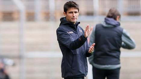 Sergi Runge trainiert die U19 von Bayer Leverkusen