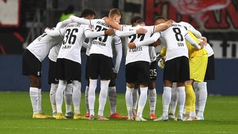 Eintracht Frankfurt behauptet sich bislang trotz Widrigkeiten formidabel