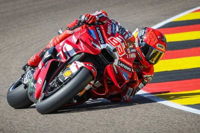 Rundenrekord und Pole für Márquez