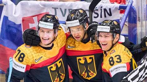 Leo Pföderl (r.) ist bei der Eishockey-WM bisher in bestechender Form