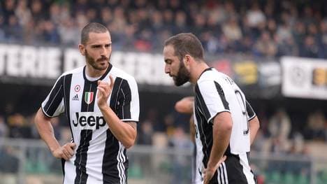 Leonardo Bonucci (l.) und Gonzalo Higuain waren bis vor kurzem noch Teamkollegen