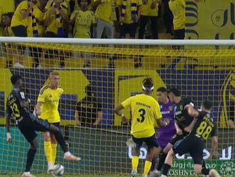 Cristiano Ronaldo trifft erneut für Al-Nassr und stellt dabei einen neuen Klubrekord auf. Beim 2:1 gegen Al-Taawoun wird der Superstar zum entscheidenden Mann.