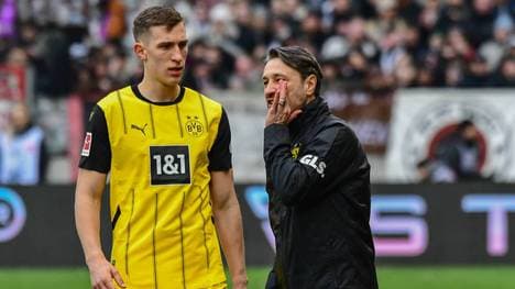 Nico Schlotterbeck (l.) im Gespräch mit Niko Kovac