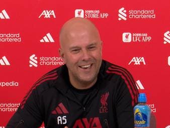 Für das straffe Programm rund um die Weihnachtszeit sieht Liverpool-Trainer Arne Slot Hugo Ekitike gewappnet. Doch es war ein langer Weg für den Stürmer, der manchmal zum Ausdauertraining gezwungen werden musste.