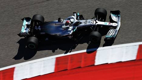AUSTIN, TEXAS - NOVEMBER 01: Lewis Hamilton of Great Britain driving the (44) Mercedes AMG Petronas F1 Team Mercedes W10 on track during practice for the F1 Grand Prix of USA at Circuit of The Americas on November 01, 2019 in Austin, Texas. (Photo by Charles Coates/Getty Images)