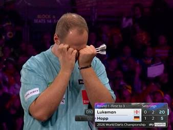Max Hopp feiert beim Ally-Pally-Comeback einen 3:1-Sieg über Martin Lukeman. Dabei stellte sich ein Leg als Schlüsselszene der Partie heraus.