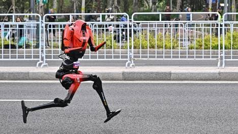 Roboter rennen in Peking
