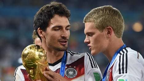 Streit um den Pokal? Der WM-Pokal hat bei den Feierlichkeiten Schäden davongetragen
