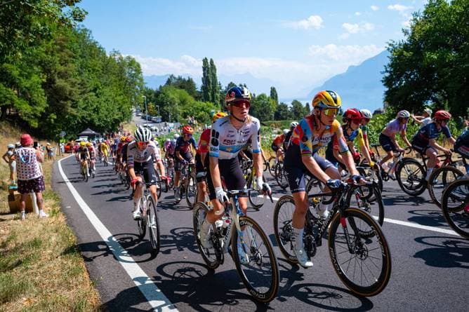 Kuriose Strafe für Tour-Führende