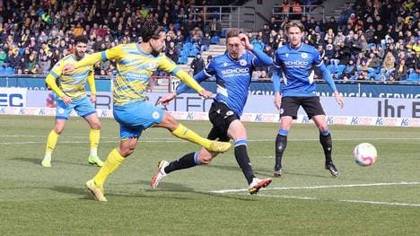 Braunschweigs Immanuel Pherai erzielt gegen Bielefeld zwei Tore