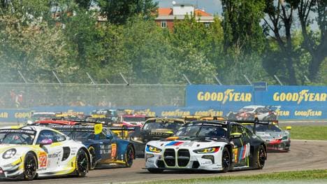 46 MARTIN Maxime (bel), ROSSI Valentino (ita), AL HARTHY Ahmad (omn) Team WRT, BMW M4 GT3 46, LM GT3, action start of the race, depart during the 2024 6 Hours of Imola, 2nd round of the 2024 FIA World Endurance Championship, from April 18 to 21, 2024 on the Autodromo Internazionale Enzo e Dino Ferrari in Imola, Italy - FIA WEC - 6 HOURS OF IMOLA 2024 DPPI Panoramic PUBLICATIONxNOTxINxFRAxBEL 02524008_CL13623