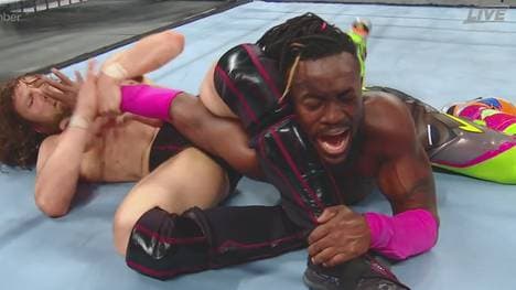 Kofi Kingston (r.) gab bei WWE No Escape gegen Daniel Bryan alles