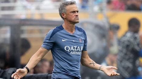 PSG Trainer Luis Enrique fokussiert vor dem Super Cup-Duell zwischen PSG und Tottenham