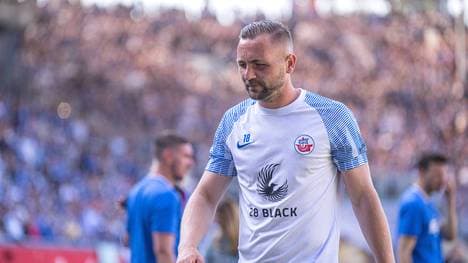 John Verhoek verlässt die Rostocker, mit denen er 2021 in die 2. Bundesliga aufgestiegen war