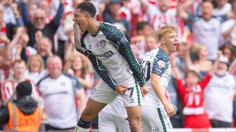 Sunderland um Jobe Bellingham steigt in die Premier League auf