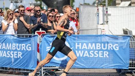 Der deutsche Triathlet Jonas Schomburg hat Chancen auf seine Medaille